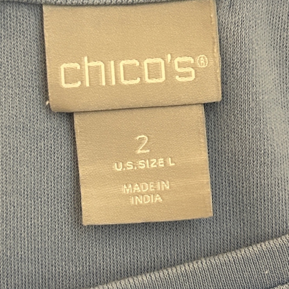 Chico's Periwinkle Blue 3/4 Sleeve Top with Side Button Detail. 2 (large) - Picture 5 of 6